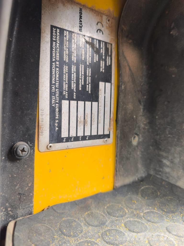 Komatsu WB 97 S-2 لوادر ذات جرافات عكسية