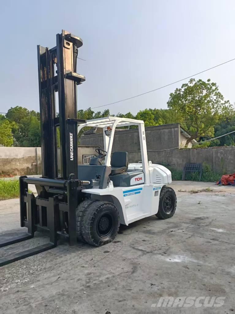 TCM FD 70 Z8 شاحنات ذات هيكل صندوقي