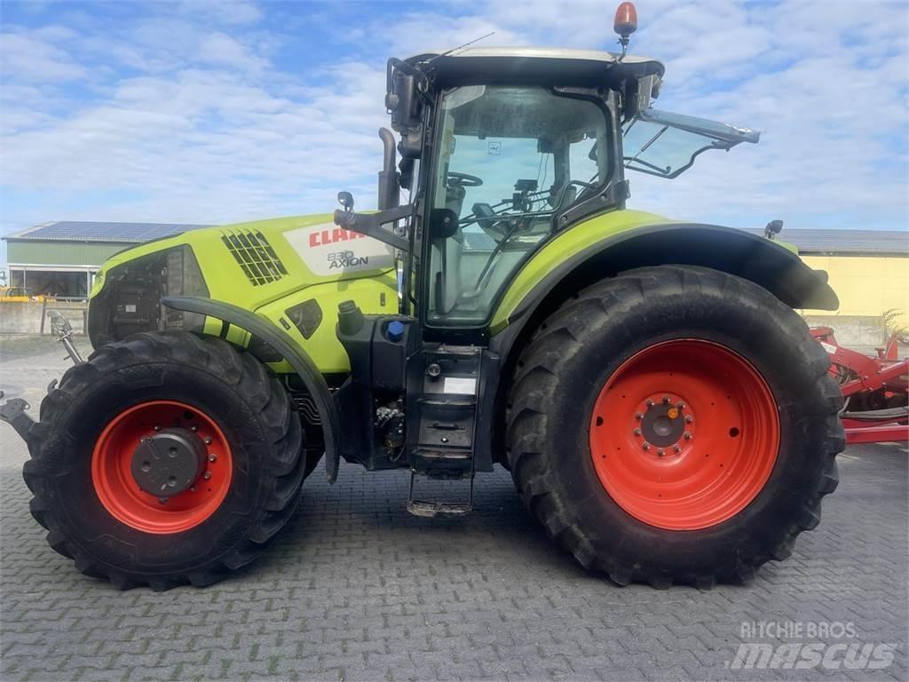 CLAAS AXION 830 الجرارات
