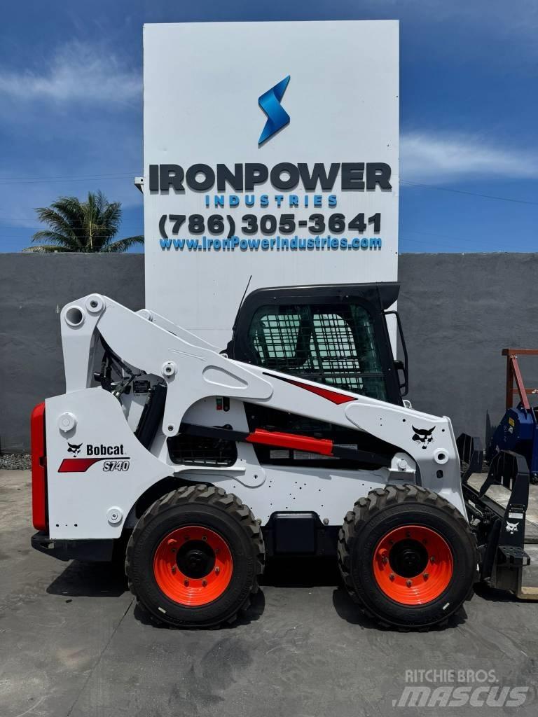 Bobcat S 740 لوادر انزلاقية التوجيه