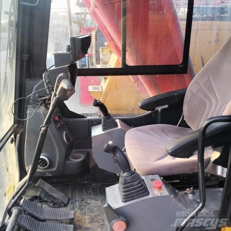 Sany SCC 600 A-6 رافعات مجنزرة