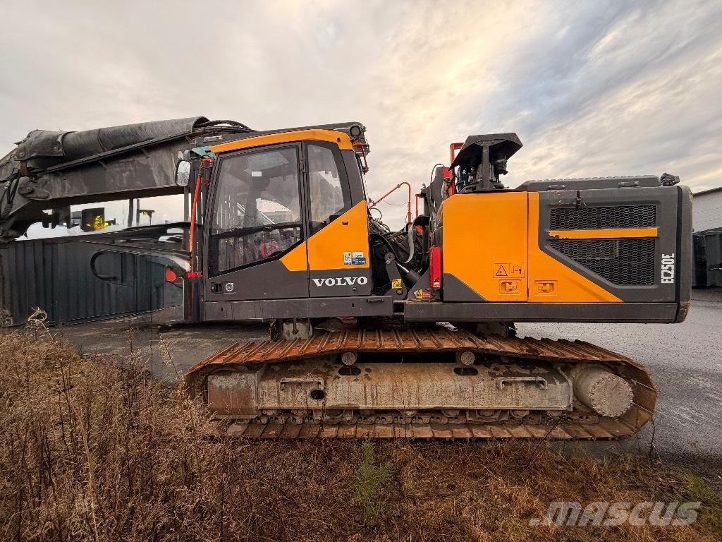 Volvo EC 250 EL حفارات زحافة