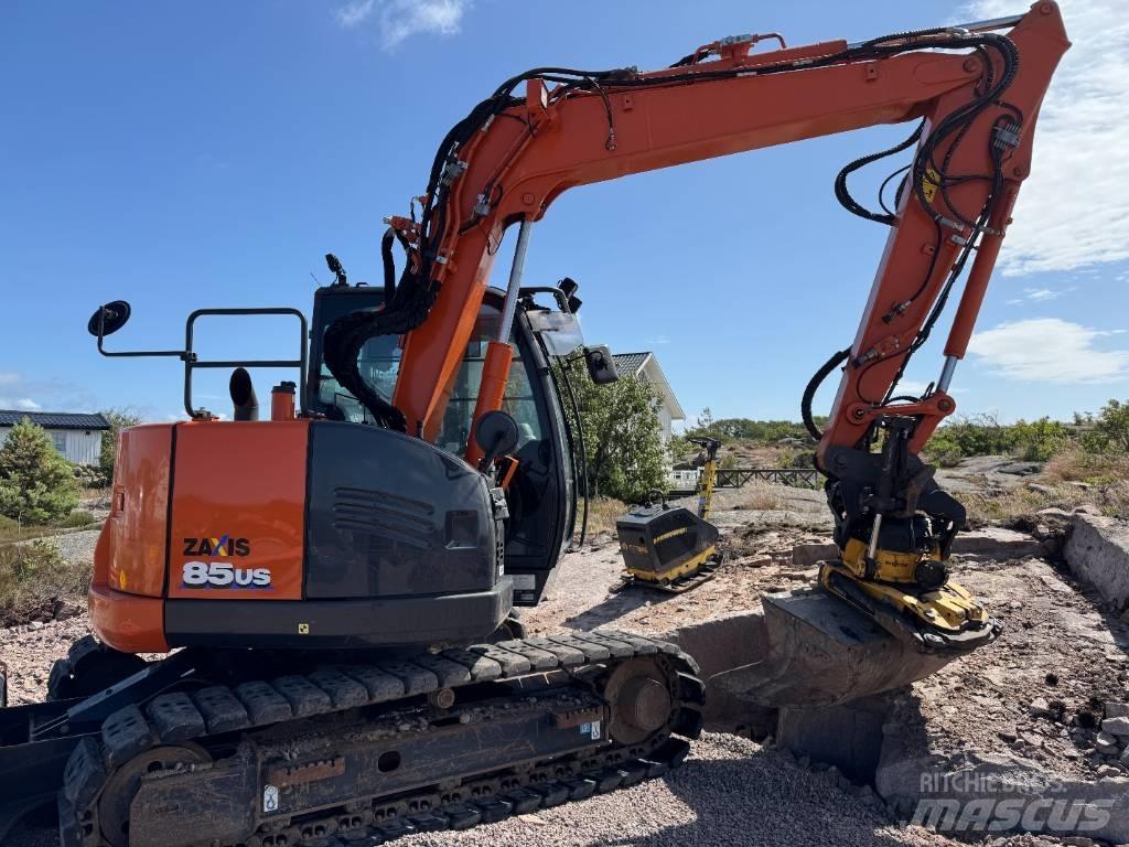 Hitachi ZX 85 US-6 حفارات وسط 7 طن - 12 طن