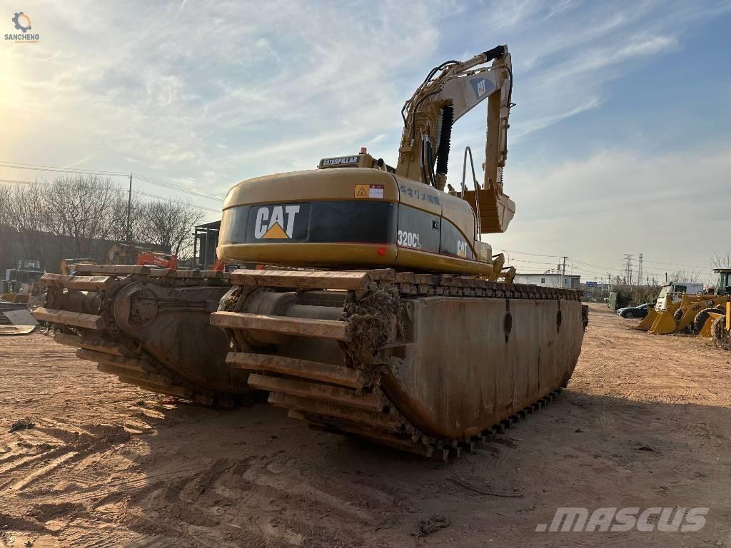 CAT 320CL الحفارات البرمائية