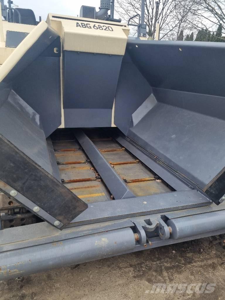 Volvo Titan 6820 معدات السفلتة