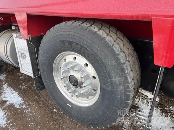 Kenworth T880 شاحنات قلابة