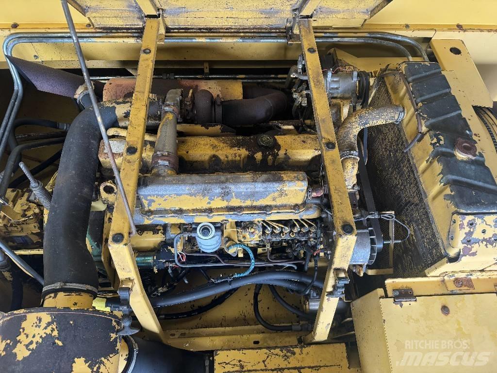 New Holland TX 65 حصادات