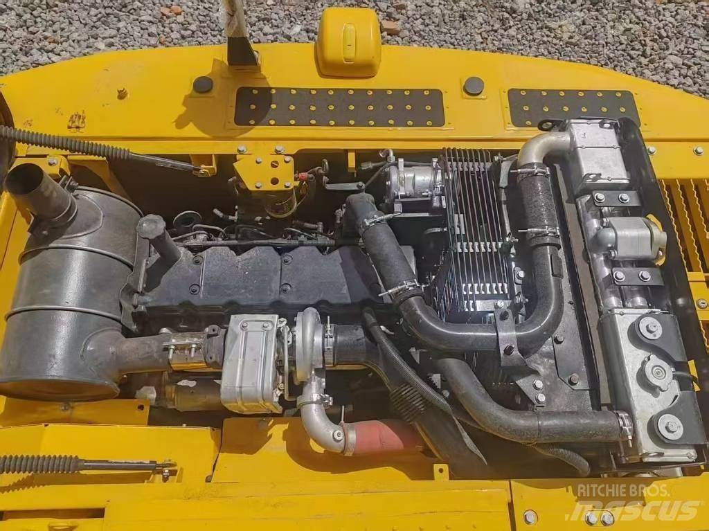 Komatsu 200-8 حفارات زحافة