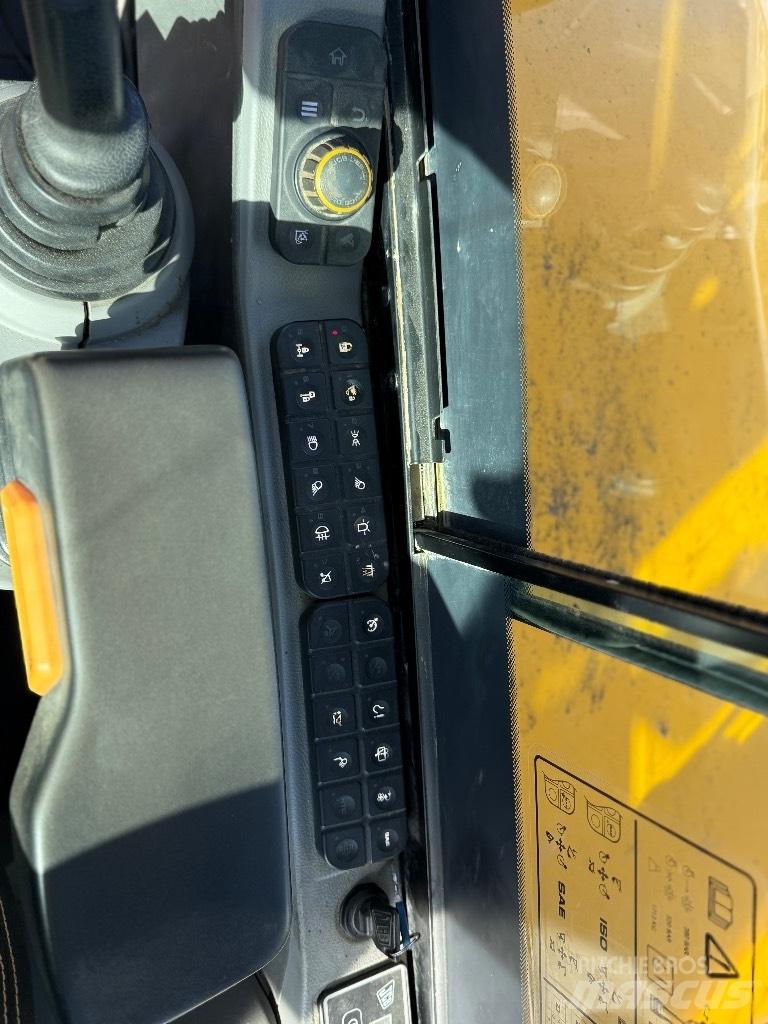 JCB Hydradig حفارات بعجل