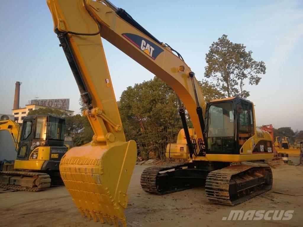 CAT 320C حفارات زحافة