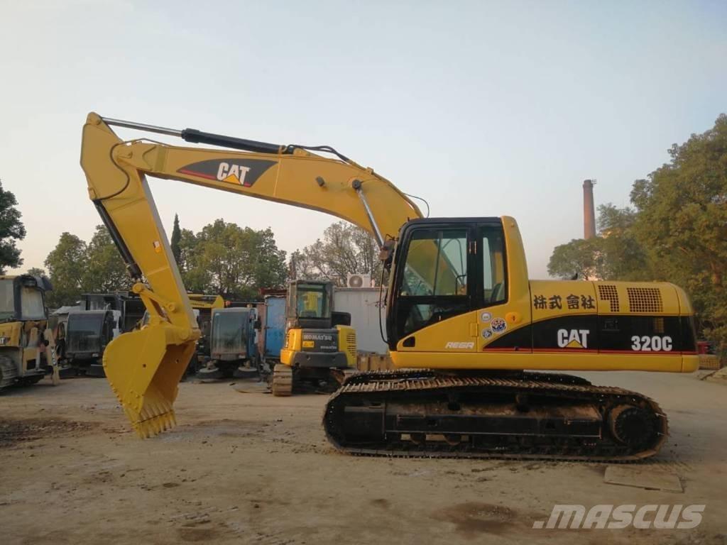 CAT 320C حفارات زحافة