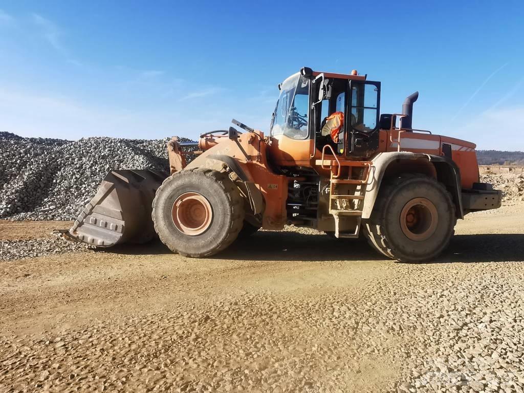 Doosan DL 400 لوادر بعجل