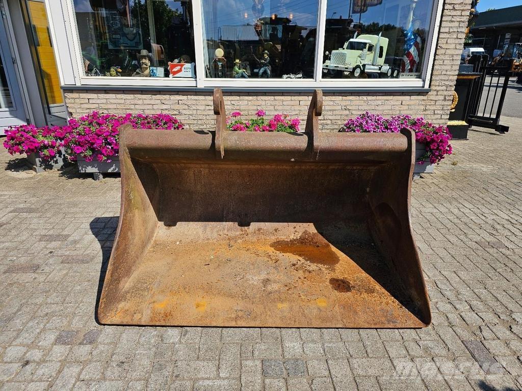  C. Klein Slotenbak دلاء