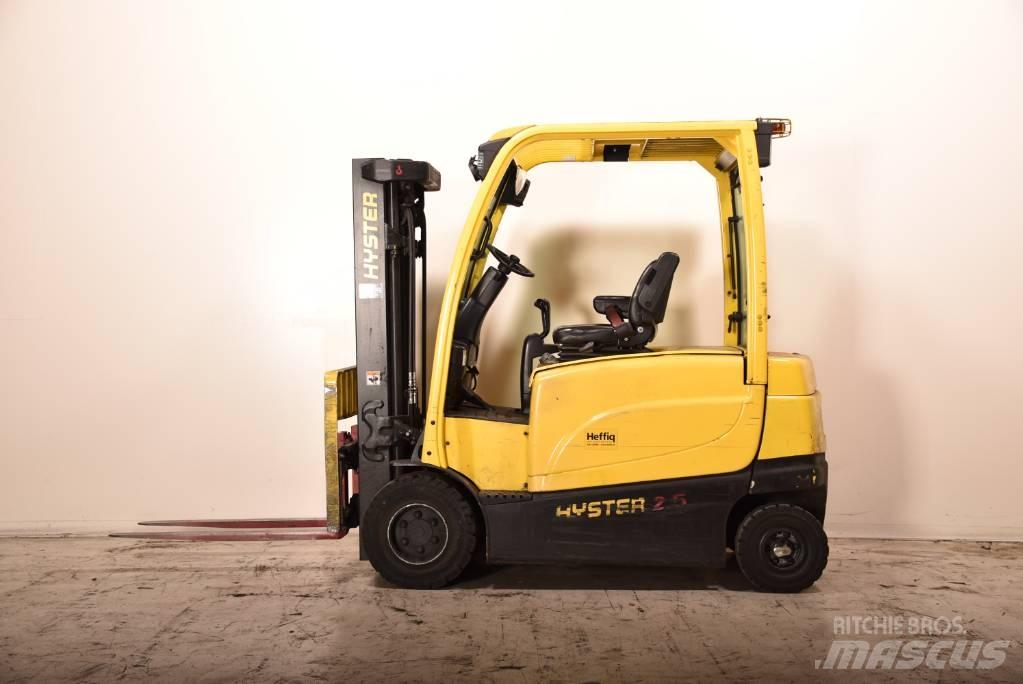 Hyster J 2.5 XN شاحنات ذات رافعات شوكية تعمل بالكهرباء