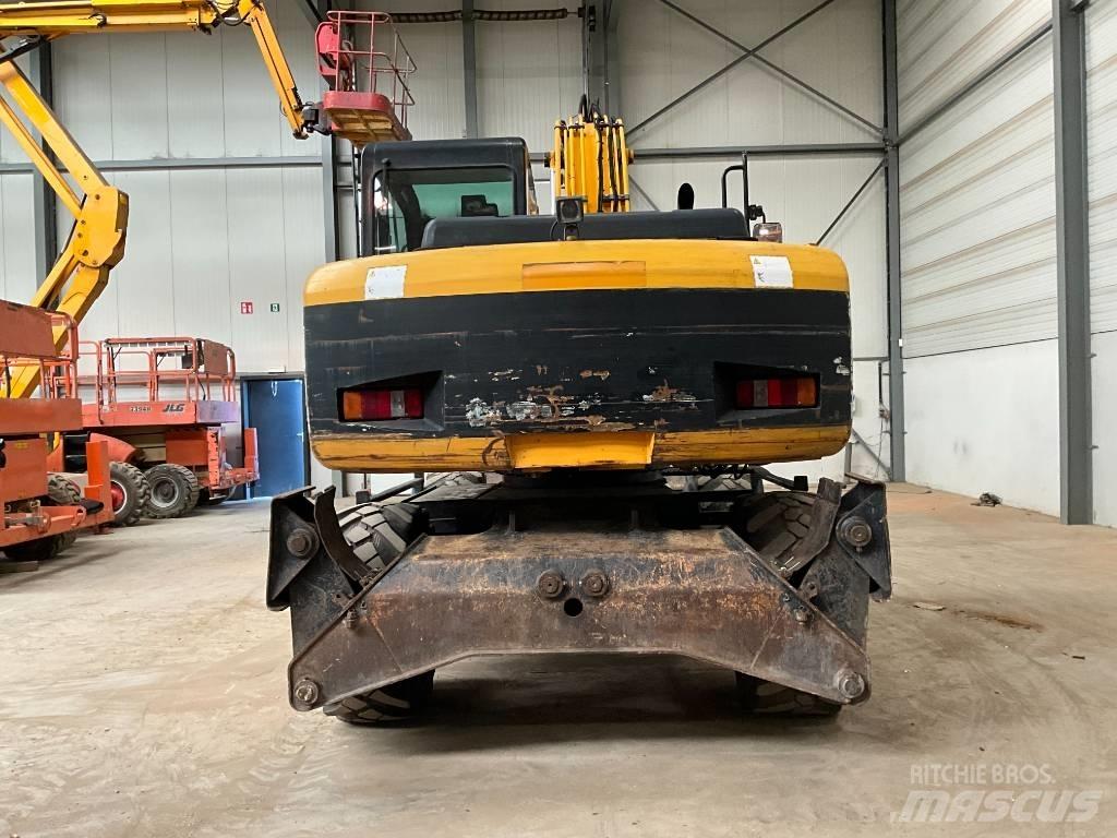 JCB JS 145 W حفارات بعجل