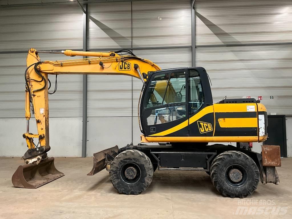 JCB JS 145 W حفارات بعجل