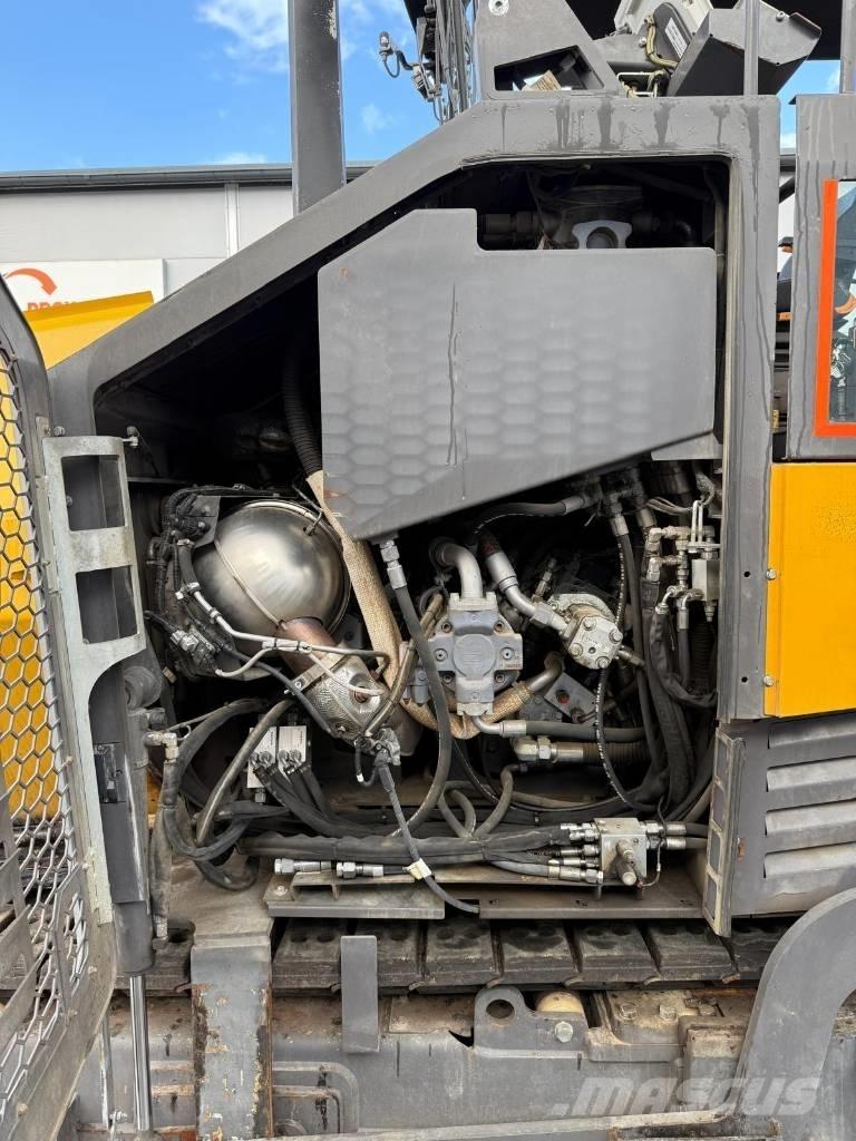 Volvo P 7820 D معدات السفلتة