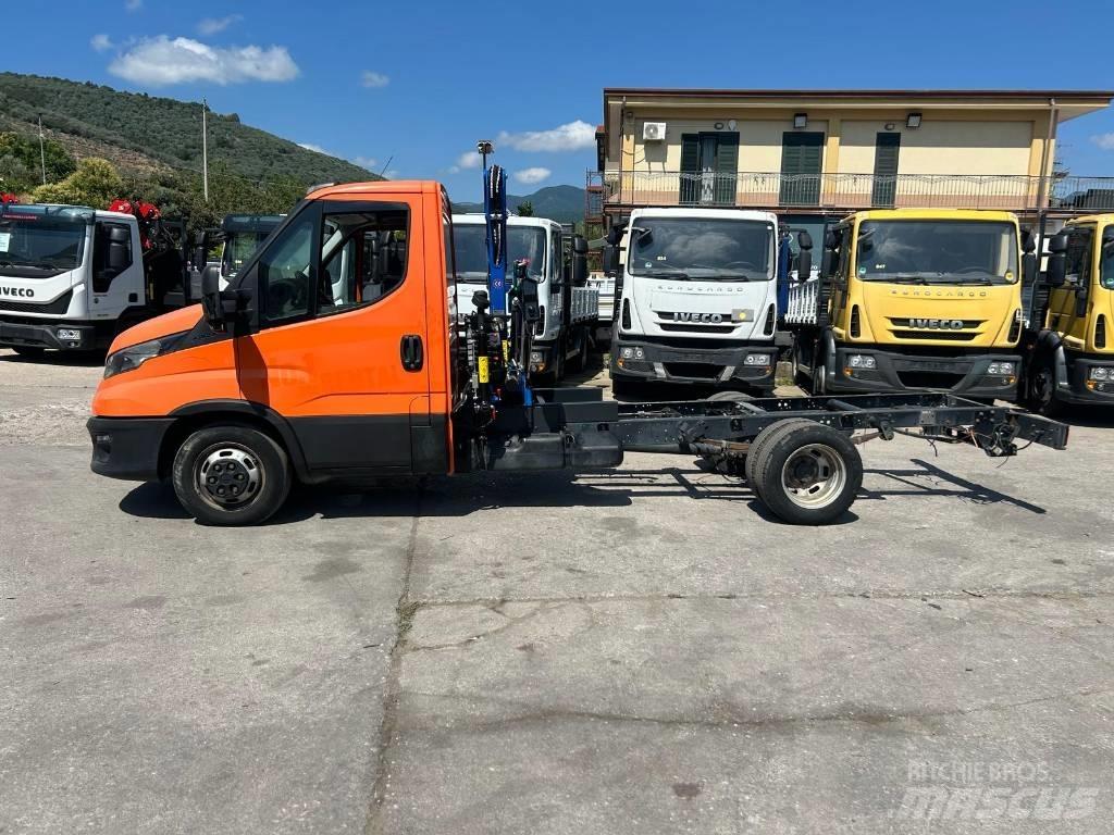 Iveco Daily 35-140 شاحنات الرافعات