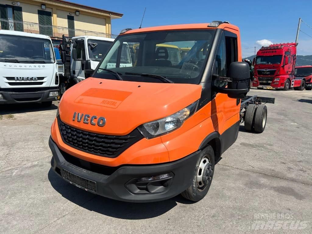 Iveco Daily 35-140 شاحنات الرافعات