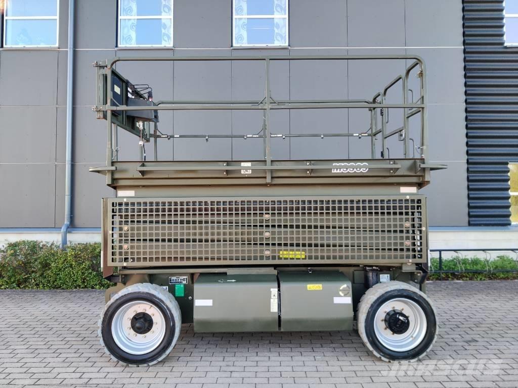 JLG M 3369 Saxlift رافعات مقصية الشكل
