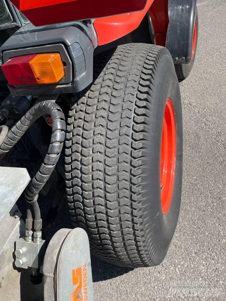 Kubota L4240 II HST جرارات مدمجة
