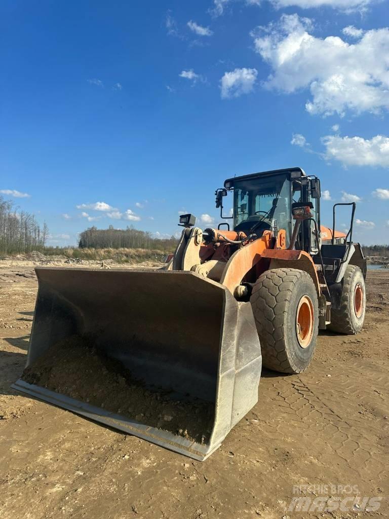 Hitachi ZW 250 لوادر بعجل