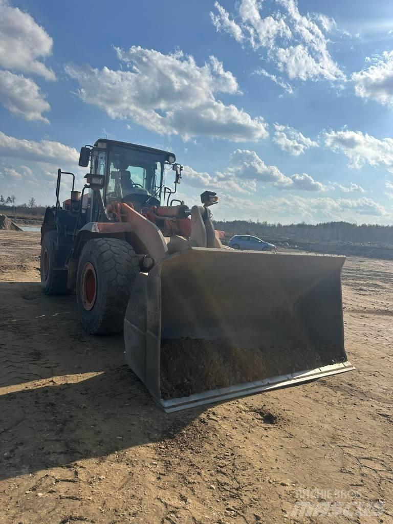 Hitachi ZW 250 لوادر بعجل
