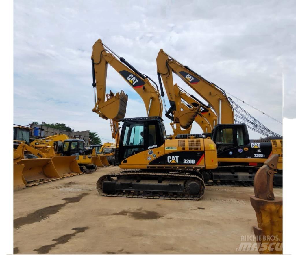 CAT 320D حفارات زحافة