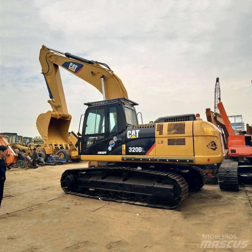 CAT 320D حفارات زحافة
