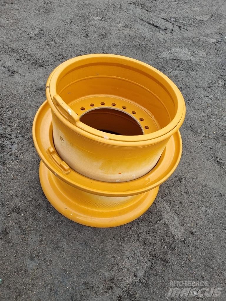 CASE 921 E rims الإطارات والعجلات والحافات