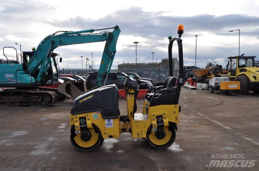 Bomag BW 80 AD-5 مداحل ثنائية الاسطوانة