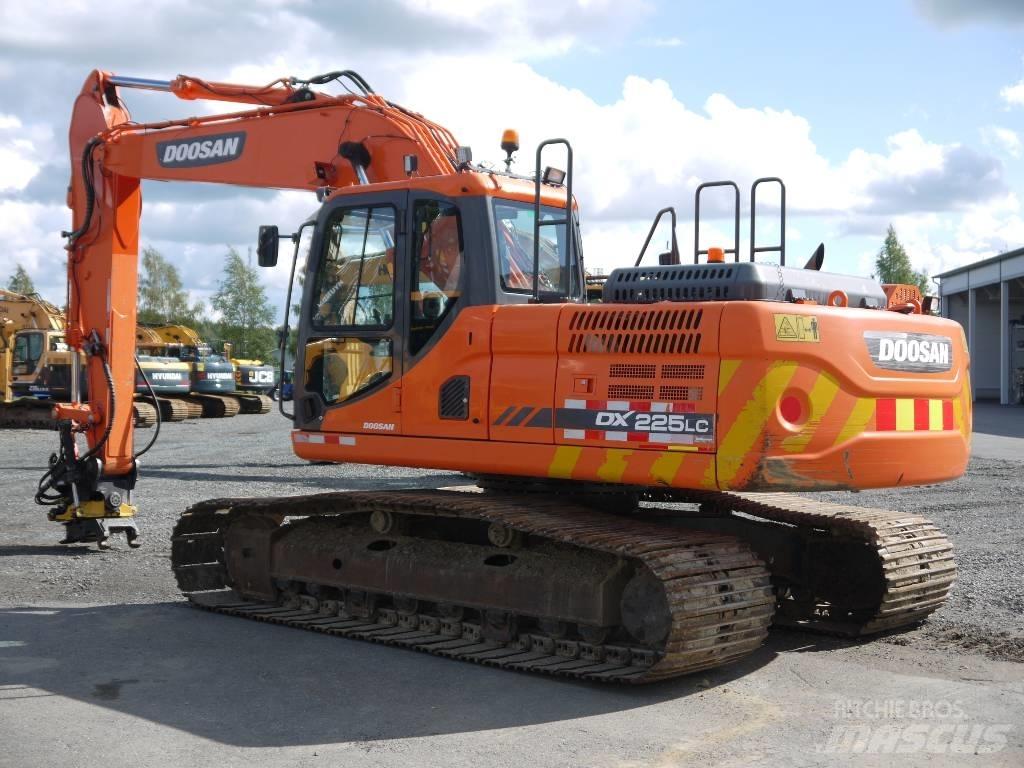 Doosan DX 225 LC-3 حفارات زحافة