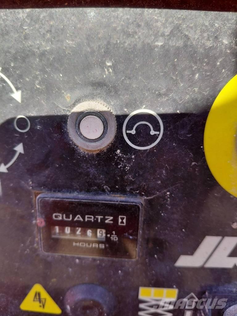 JLG 3369 LE رافعات مقصية الشكل