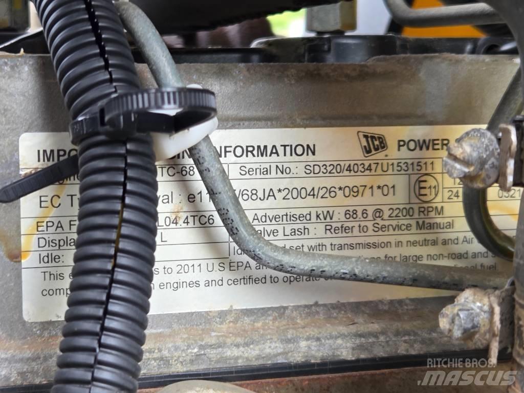 JCB 3 CX 1100 Hrs!!! لوادر ذات جرافات عكسية