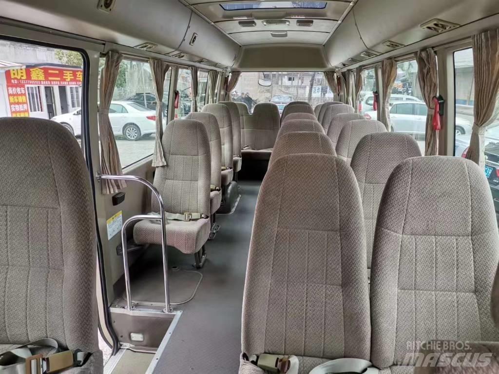 Toyota Coaster Bus حافلة صغيرة