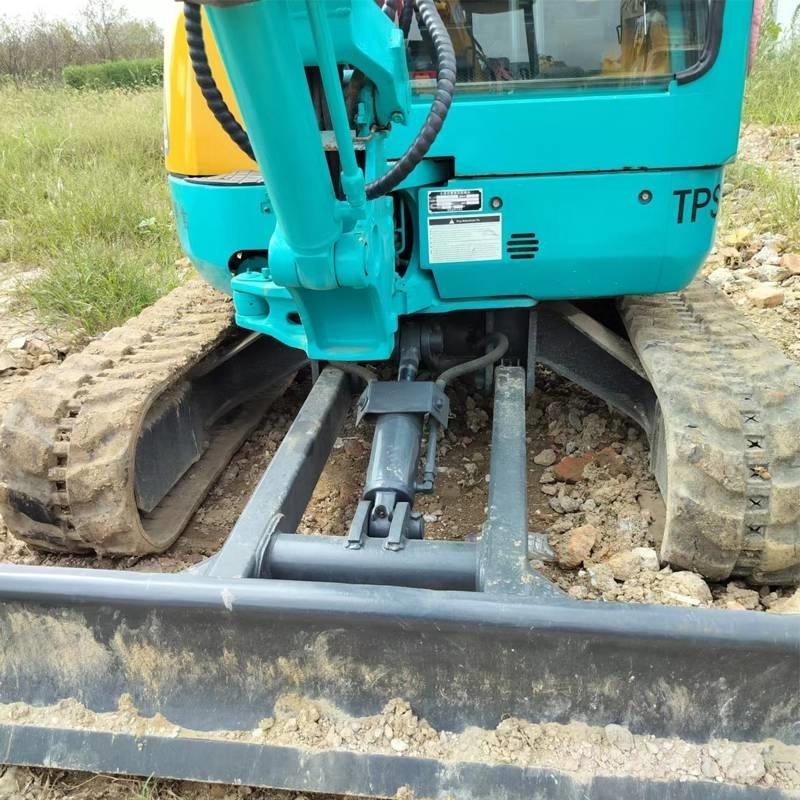 Kubota KX 135 حفارات صغيرة أقل من 7 طن (حفارات صغيرة)