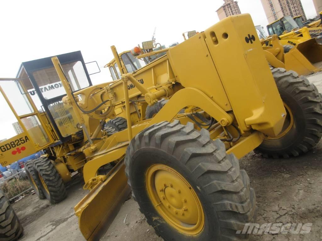 Komatsu GD 623 معدات تمهيد الطرق