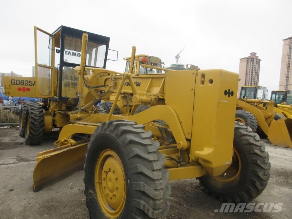 Komatsu GD 623 معدات تمهيد الطرق