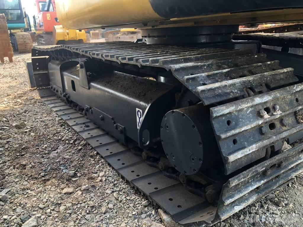 Komatsu 56-7 حفارات زحافة