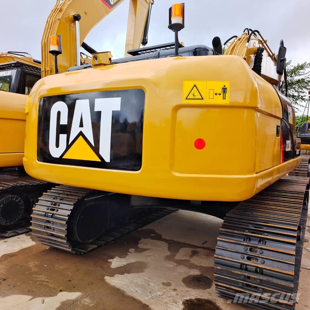 CAT 323 D حفارات زحافة