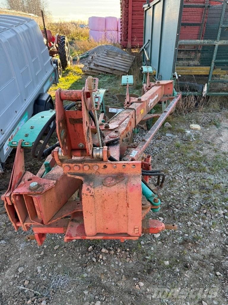 Kverneland AD-85 محاريث تقليدية