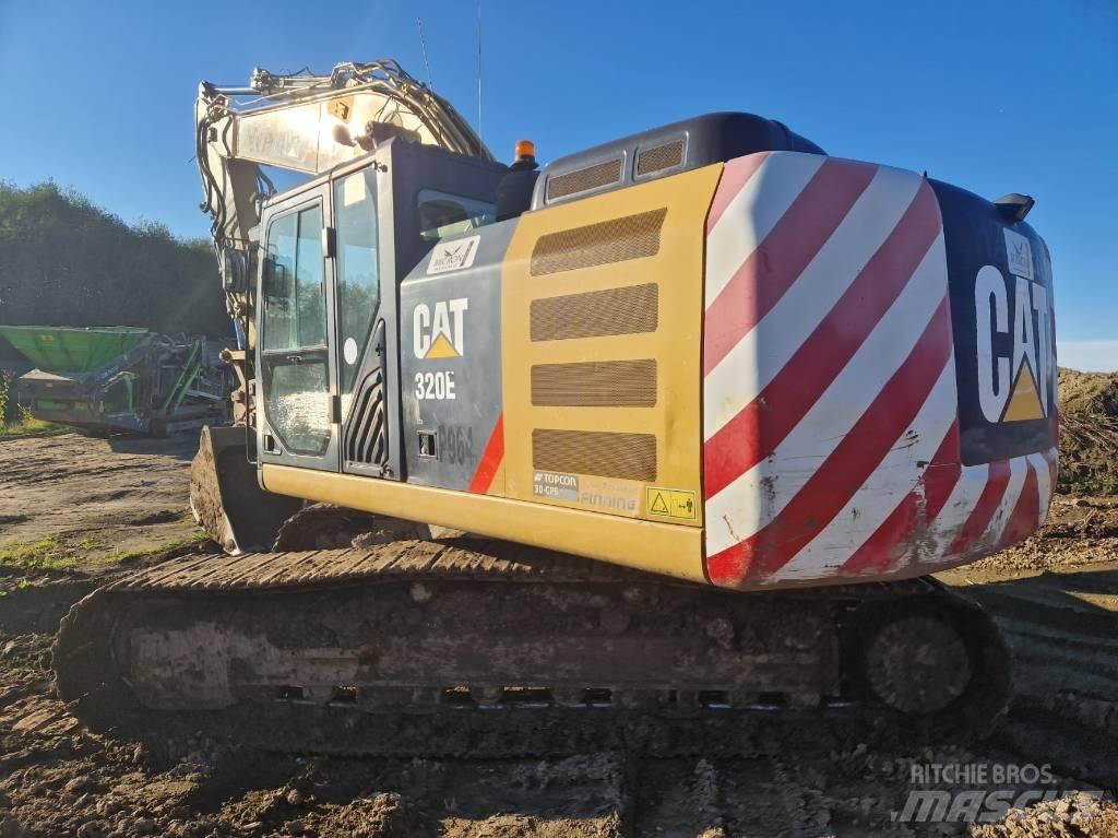 CAT 320 EL حفارات زحافة