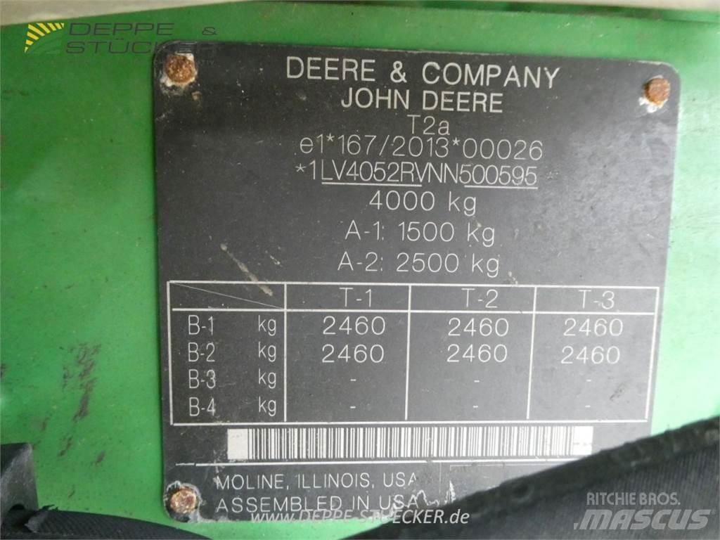 John Deere 4052R جرارات مدمجة