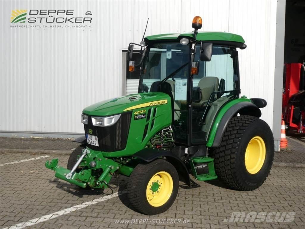 John Deere 4052R جرارات مدمجة