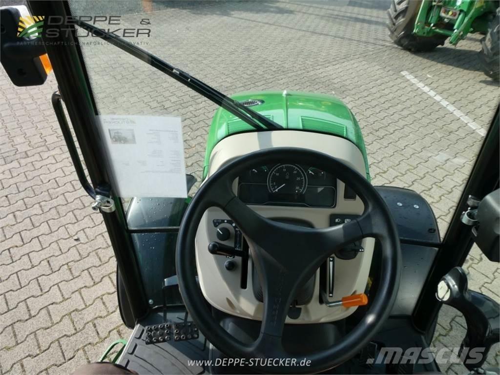 John Deere 4052R جرارات مدمجة