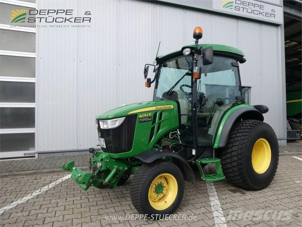 John Deere 4052R جرارات مدمجة