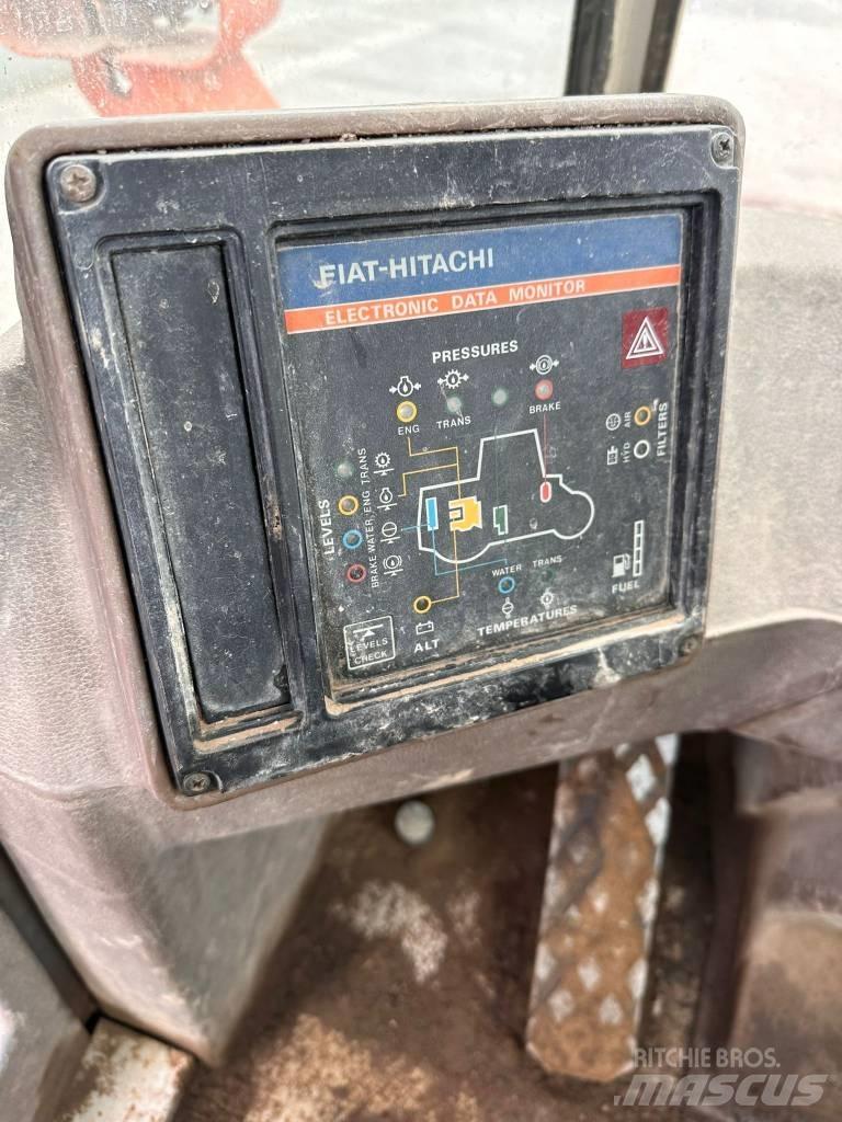 Fiat-Hitachi FR 100 لوادر بعجل