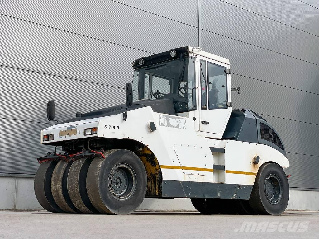 Bomag BW 24 RH مداحل ذات إطارات هوائية
