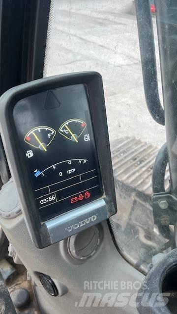 Volvo EC 220 DL حفارات زحافة