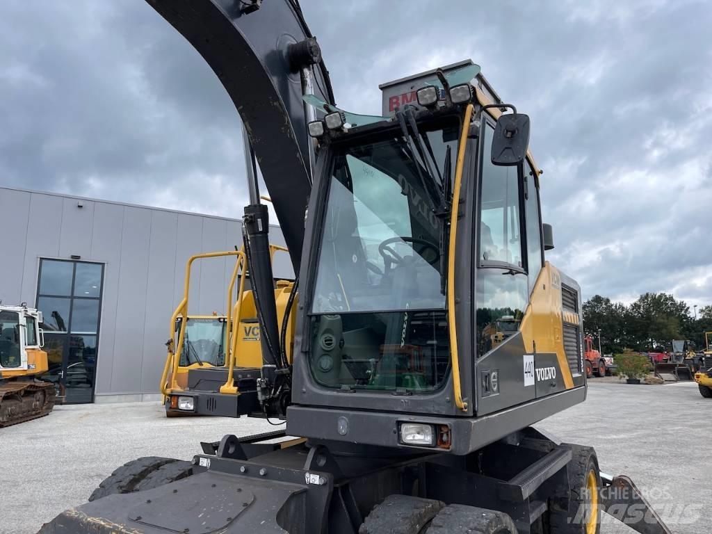 Volvo EW 160 E حفارات بعجل